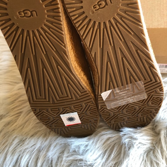 UGG NIB W Sandrine II Metallic W/ Gold sz 10 - Picture 4 of 8